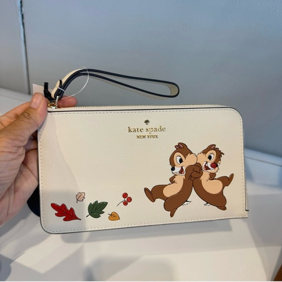 New! SOLDOUT Kate Spade x DISNEY Chip and Dale Wristlet retail $159